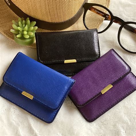 Women Small leather goods .